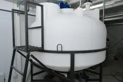 Емкость ЦКТ 3000 л с патрубком 110мм под плотность до 1,5 г/см3 белая в обрешетке