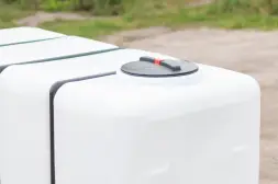 Емкость KR 4000л белая в обрешетке (полный слив)