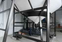 Емкость ЦКТ 3000 л с патрубком 160мм под плотность до 1,2 г/см3 белая в обрешетке с лестницей