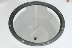 Емкость ЦКТ 3000 л с патрубком 160мм под плотность до 1,2 г/см3 белая в обрешетке с лестницей